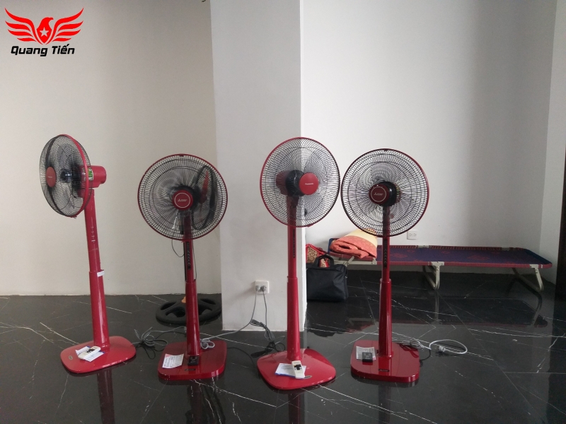 Quạt cây  đứng Panasonic, màu đỏ, có điều khiển F-409KMR