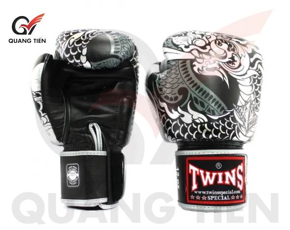 Găng Tay Boxing Twins FBGVL3-52 RỒNG NAGAS SILVER/BLACK