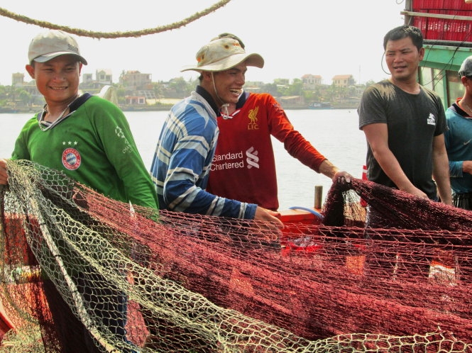 Ngư dân Hà Tĩnh, Quảng Bình tiếp tục ra khơi