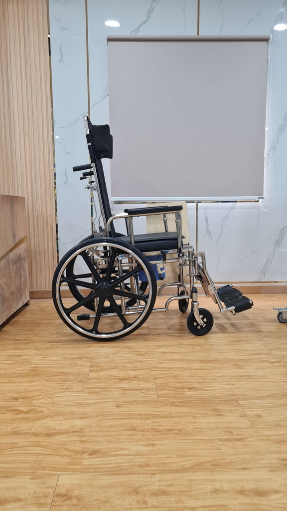 PN57 - Xe lăn đa chức năng