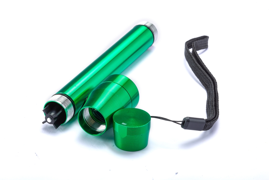 Đèn pin loại cầm tay 90LM SATA 90732A - ALUMINUM FLASHLIGHT 2XAA CELLS