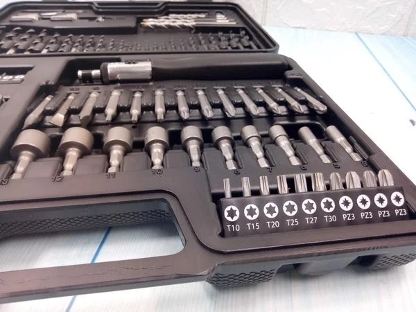 Bộ mũi khoan vặn vít đa năng 109 chi tiết Dewalt DT0109-QZ