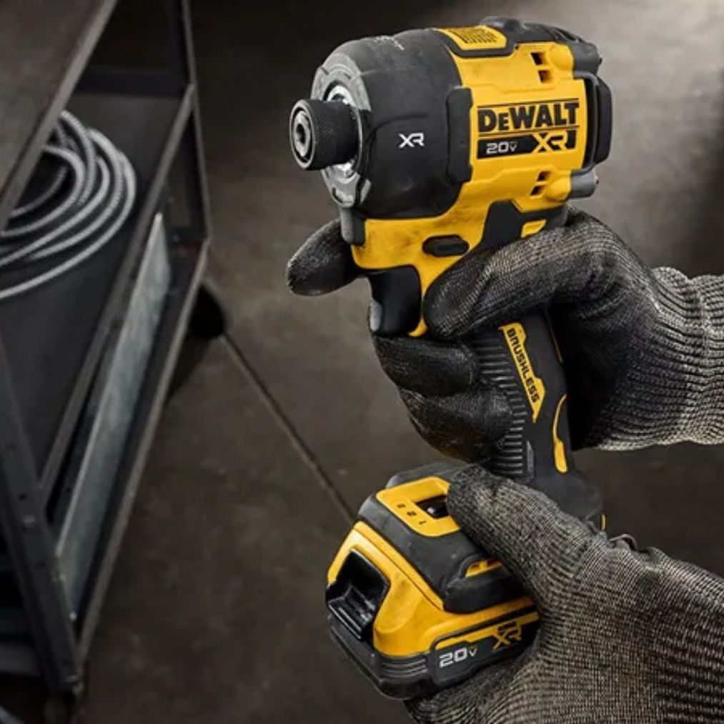 Máy Vặn Vít Pin Búa Dầu Chống Ồn DEWALT DCF870N