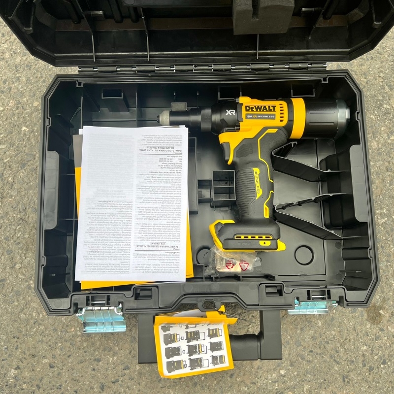 Máy rút rivet dùng pin Dewalt DCF403NT-XJ