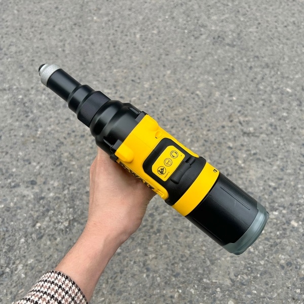 Máy rút rivet dùng pin Dewalt DCF403NT-XJ