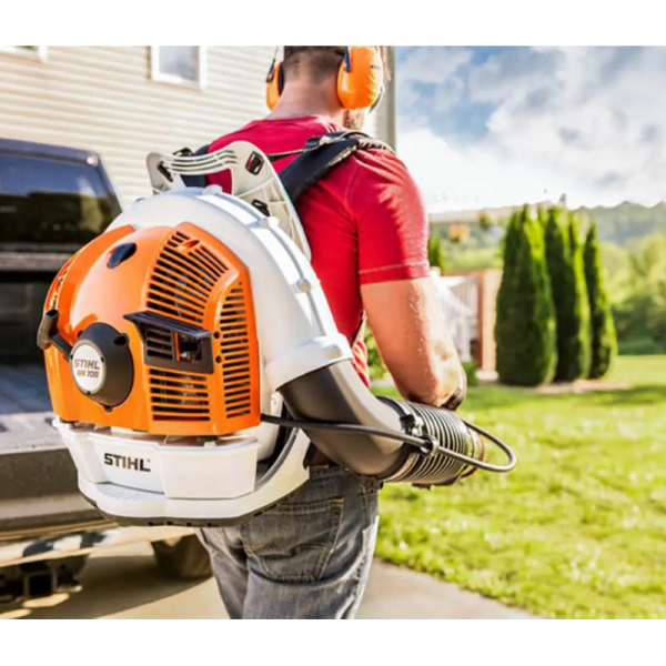 Máy thổi lá STIHL BR700 dùng xăng