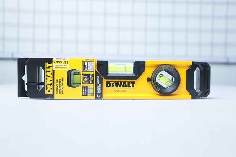 Thước thủy 25cm Dewalt DWHT43003