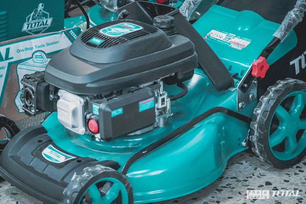 Máy làm vườn dùng xăng 3.5KW TGT196201 TOTAL