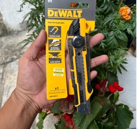 Dao rọc 25mm Dewalt DWHT10333-0-30