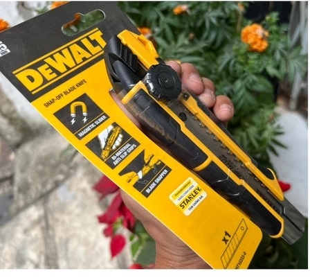 Dao rọc 25mm Dewalt DWHT10333-0-30
