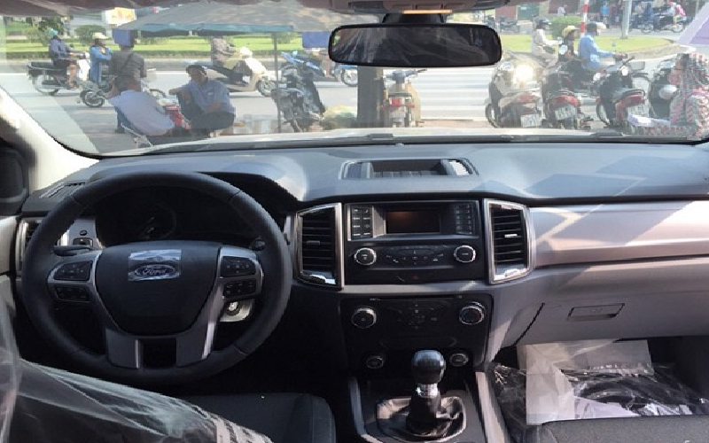 FORD RANGER XLT 4X4 (6 sỠsà n)