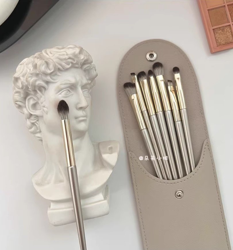 Bộ Cọ 8 Cây Kèm Túi Da Mềm Mịn, Nhỏ Gọn,Tiện Lợi