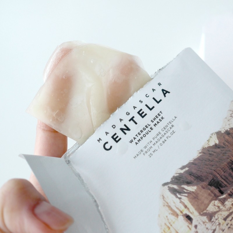 Mặt Nạ Làm Dịu, Phục Hồi, Trị Mụn Chiết Xuất Rau Má Skin1004 Madagascar Centella Watergel Sheet Ampoule Mask 25ml