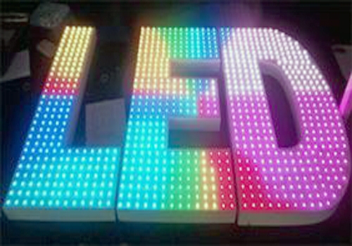 Vì sao bạn nên chọn làm biển điện tử LED trong quảng cáo?