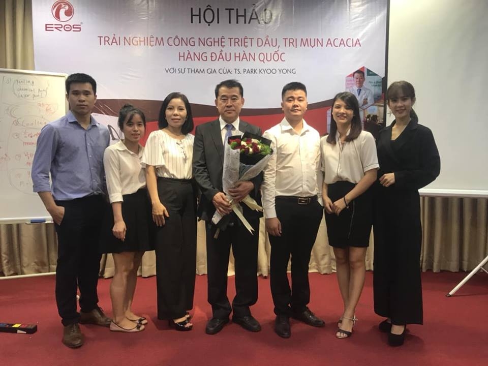 Chúc mừng Acacia trở thành máy triệt dầu, trị mụn được chào đón nhất năm