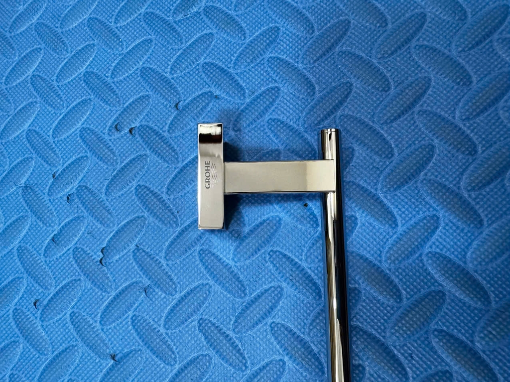 Thanh treo khăn Grohe Essentials Cube | 40509001