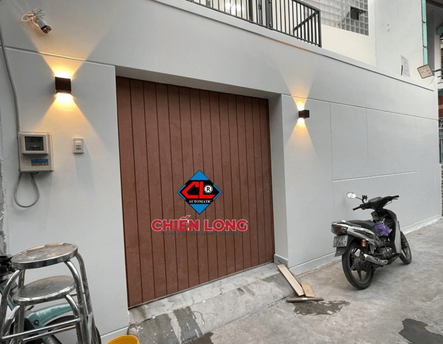 Cổng sắt lùa ray treo hệ tự động nhập khẩu mẫu mã hiện đại