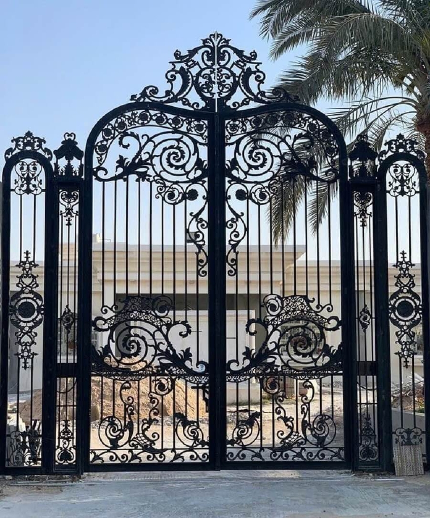 Cổng sắt mỹ thuật tân cổ điển cho biệt thự - Thiết kế theo phong cách Châu Âu