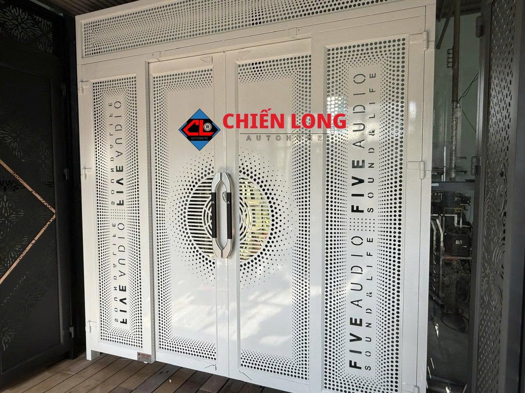 Cửa CNC trượt quay 4 cánh thiết kế độc đáo điệu nhạc Sóng Âm - Biến mặt tiền thành không gian nghệ thuật