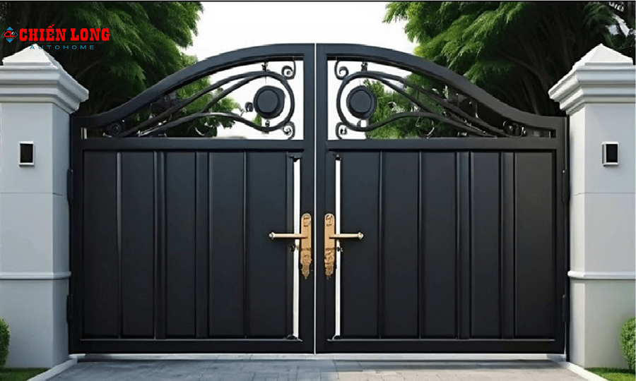 Mẫu Cổng sắt 2 cánh kiểu Vòm Cong thiết kế độ đáo cho Biệt thự sân vường BT-SV05