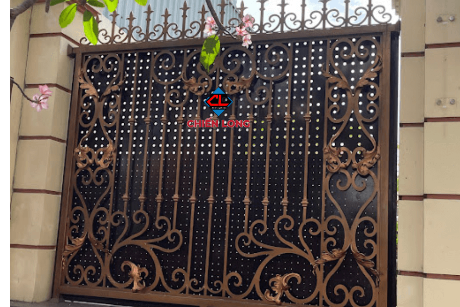 Mẫu cổng sắt CNC Mỹ Thuật tân cổ điển sự kết hợp hoàn hảo- Đẳng cấp
