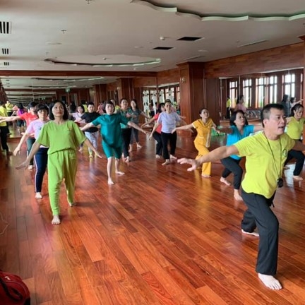 KHÍ CÔNG HIMALAYA DUY TRÌ 6 BUỔI/TUẦN