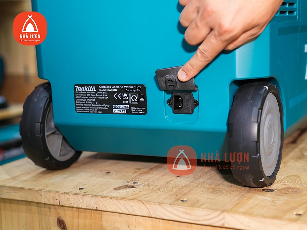 Tủ lạnh di động  dùng pin Makita CW004GZ - 29L