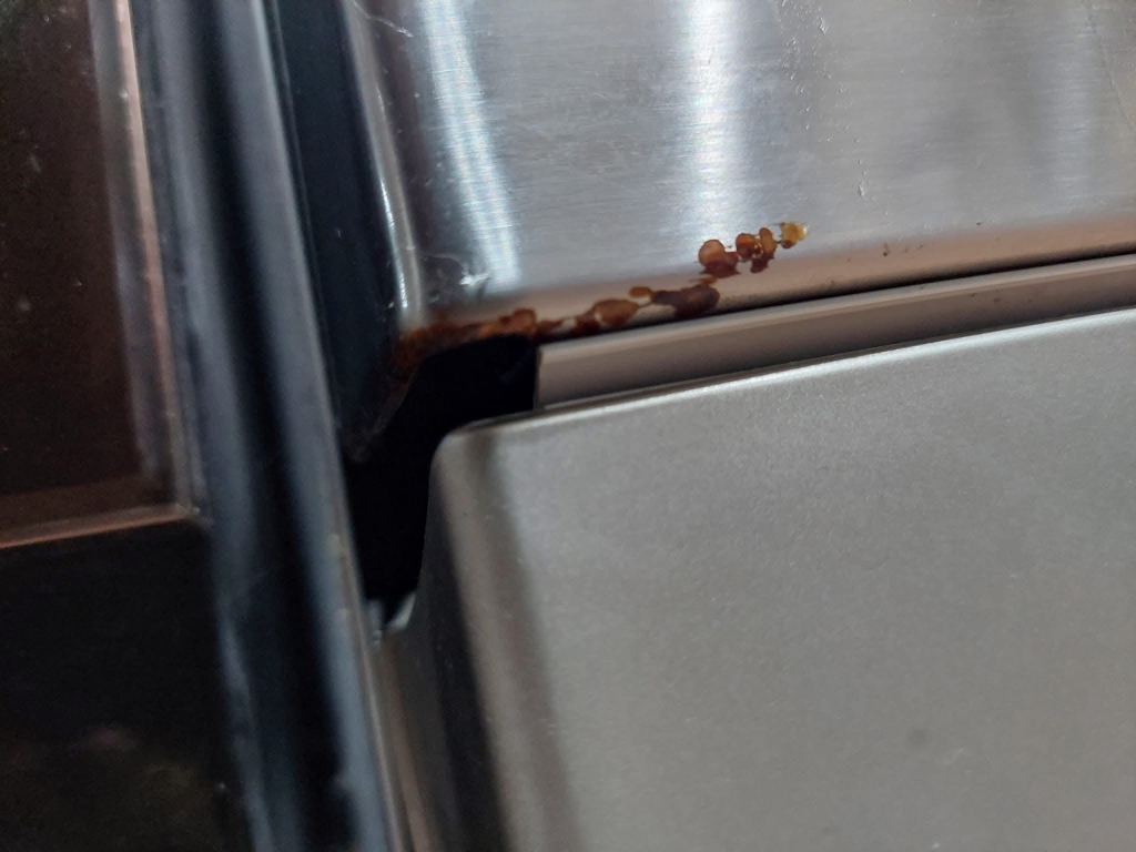 Máy rửa bát Inox có bị han gỉ không?