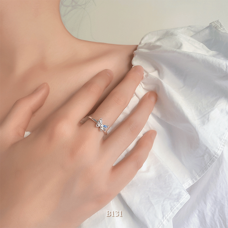 Nhẫn đính đá màu hình bướm B131