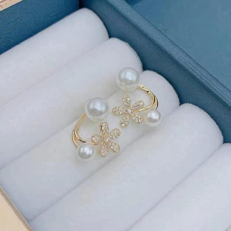 Bông tai hoa năm cách H106