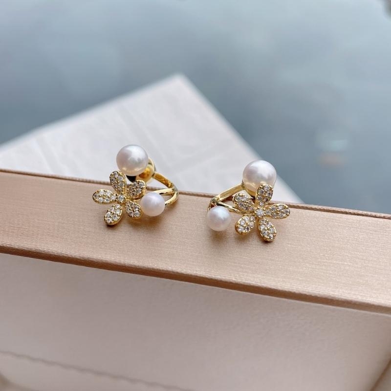 Bông tai hoa năm cách H106