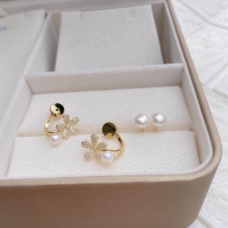 Bông tai hoa năm cách H106