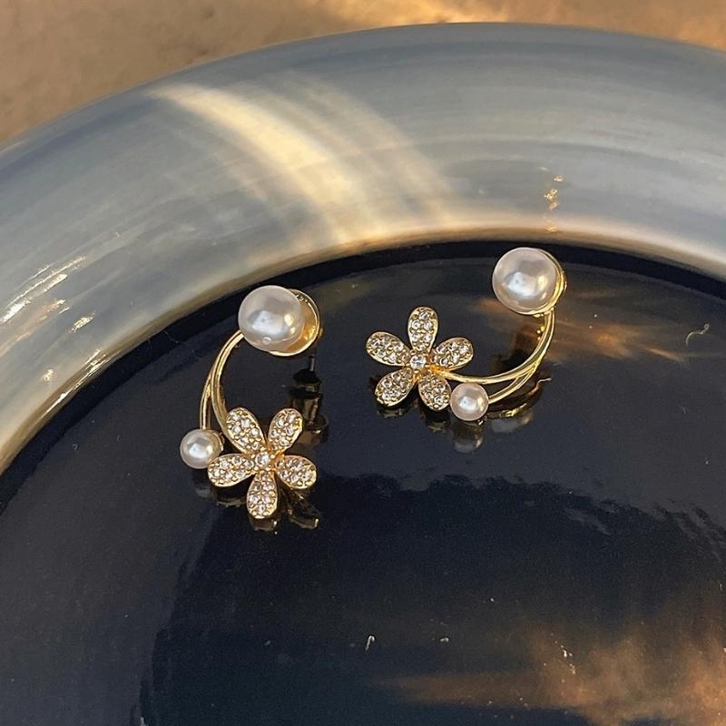 Bông tai hoa năm cách H106