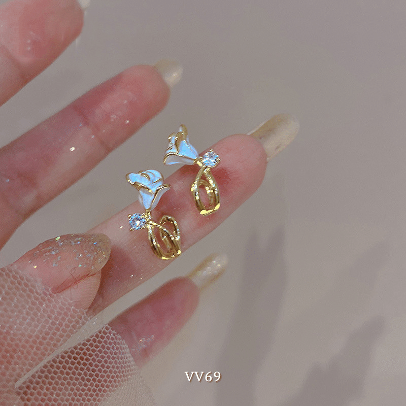 Bông tai hoa cách điệu phối đá thời trang nữ tính Hàn Quốc VV69