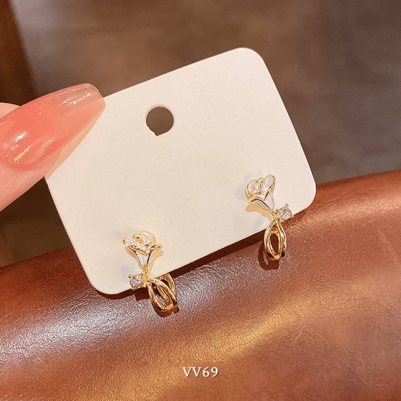 Bông tai hoa cách điệu phối đá thời trang nữ tính Hàn Quốc VV69