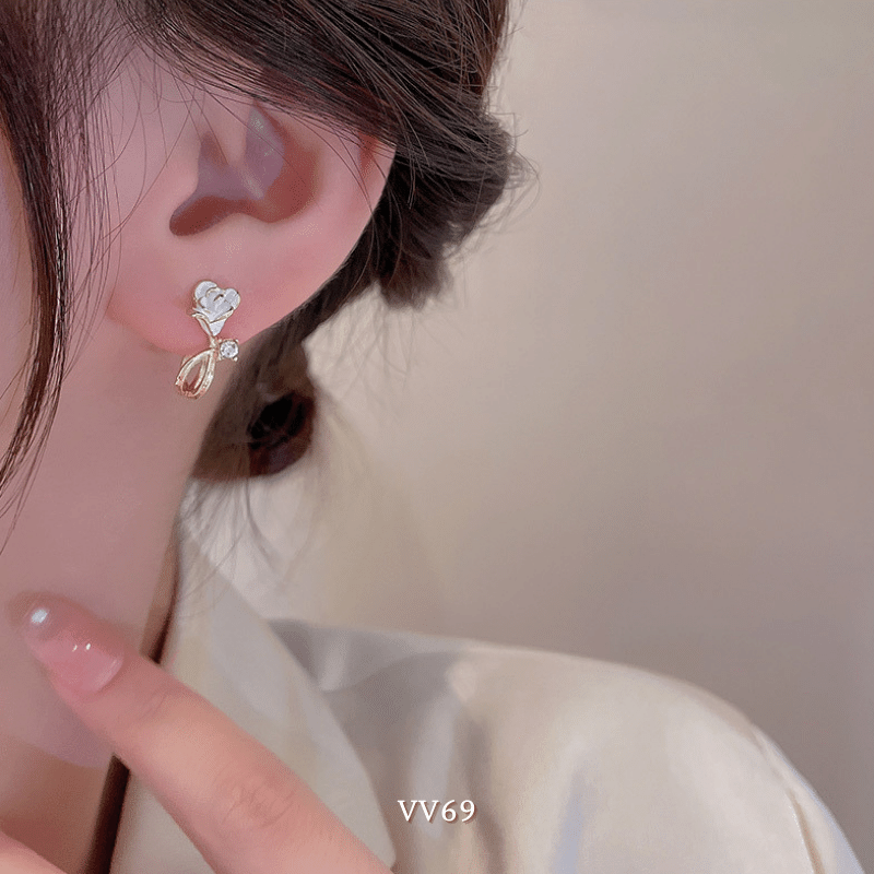 Bông tai hoa cách điệu phối đá thời trang nữ tính Hàn Quốc VV69
