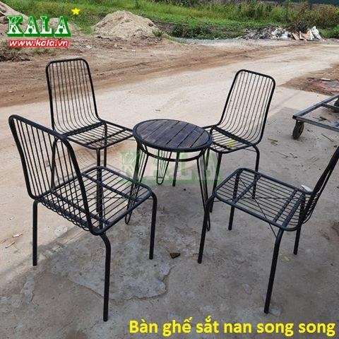 Bàn ghế sắt ngoài trời nan song song K01