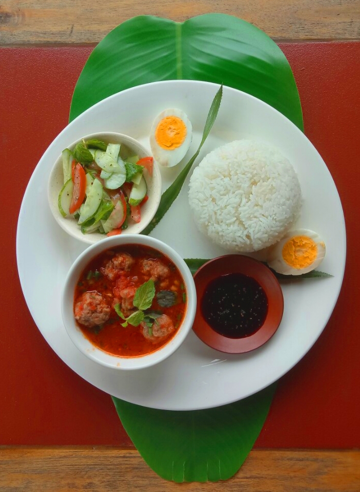 VN5- Thịt Viên & Trứng Luộc