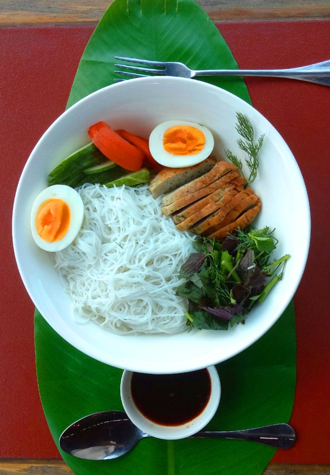 VN6- Mỳ Trộn Chả Cá