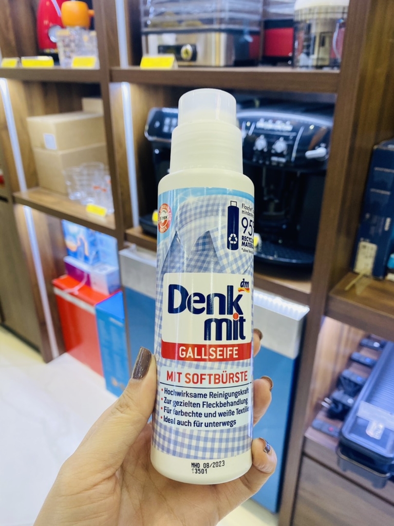 Chai tẩy vết bẩn quần áo màu Denkmit