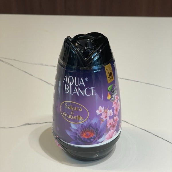 Sáp thơm toilet Aqua Blance hương hoa anh đào và hoa súng 200g (màu tím)