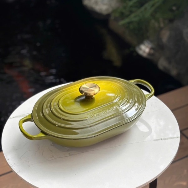 Chảo gang Le Creuset Oval Oblong có nắp 31cm 3.4L màu xanh rêu (21112 31 41 14441)