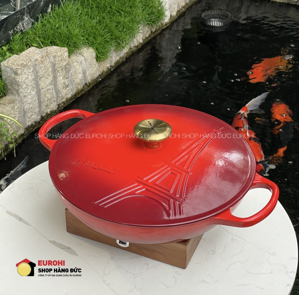 Chảo gang Le Creuset Shiny White tháp Eiffel đỏ 30cm 3.5L (21987 30 06 02441)