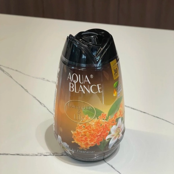 Sáp thơm toilet Aqua Blance hương hoa ly và hoa mộc 200g (màu vàng)