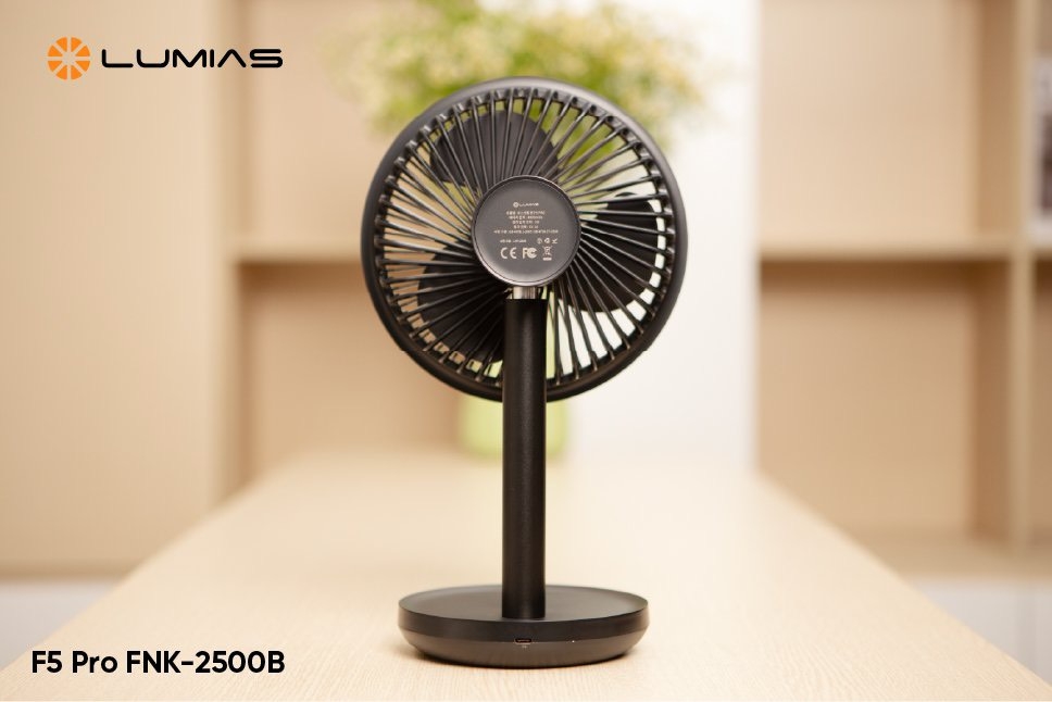 Quạt tích điện mini Lumias F5 màu đen