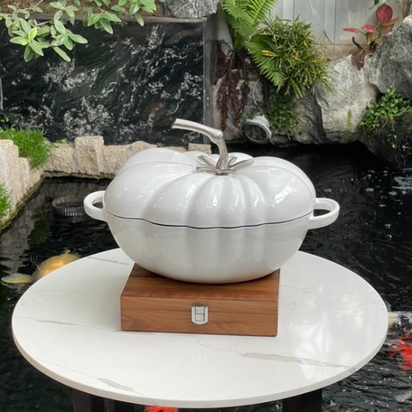 Nồi gang cà chua Chushipai 25cm 2.9L màu trắng