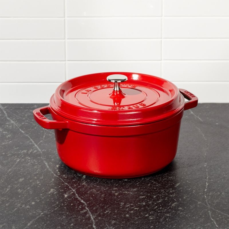 Nồi gang Staub tròn màu đỏ 24cm - 3,7L (1102406)