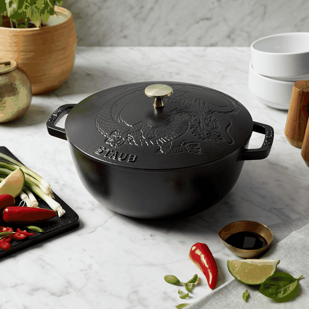 Nồi gang Staub Oven Snake Lip rắn đen 26cm 4.9L (11472623)