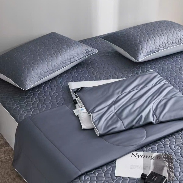 Bộ ga và vỏ gối Mark Cross dòng Girato màu xanh 1m8*2m