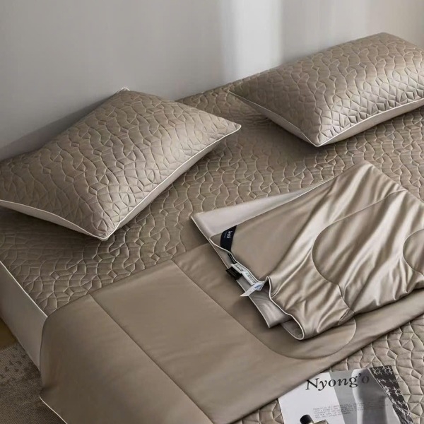 Bộ ga và vỏ gối Mark Cross dòng Girato màu nâu 1m8*2m